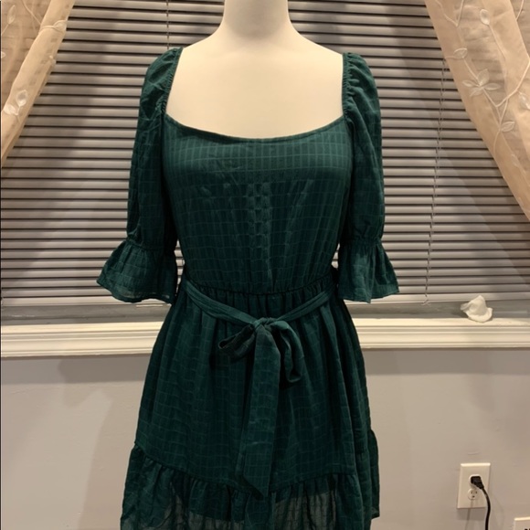 Beautiful Spring  Green Dress Size Medium - Picture 1 of 6
